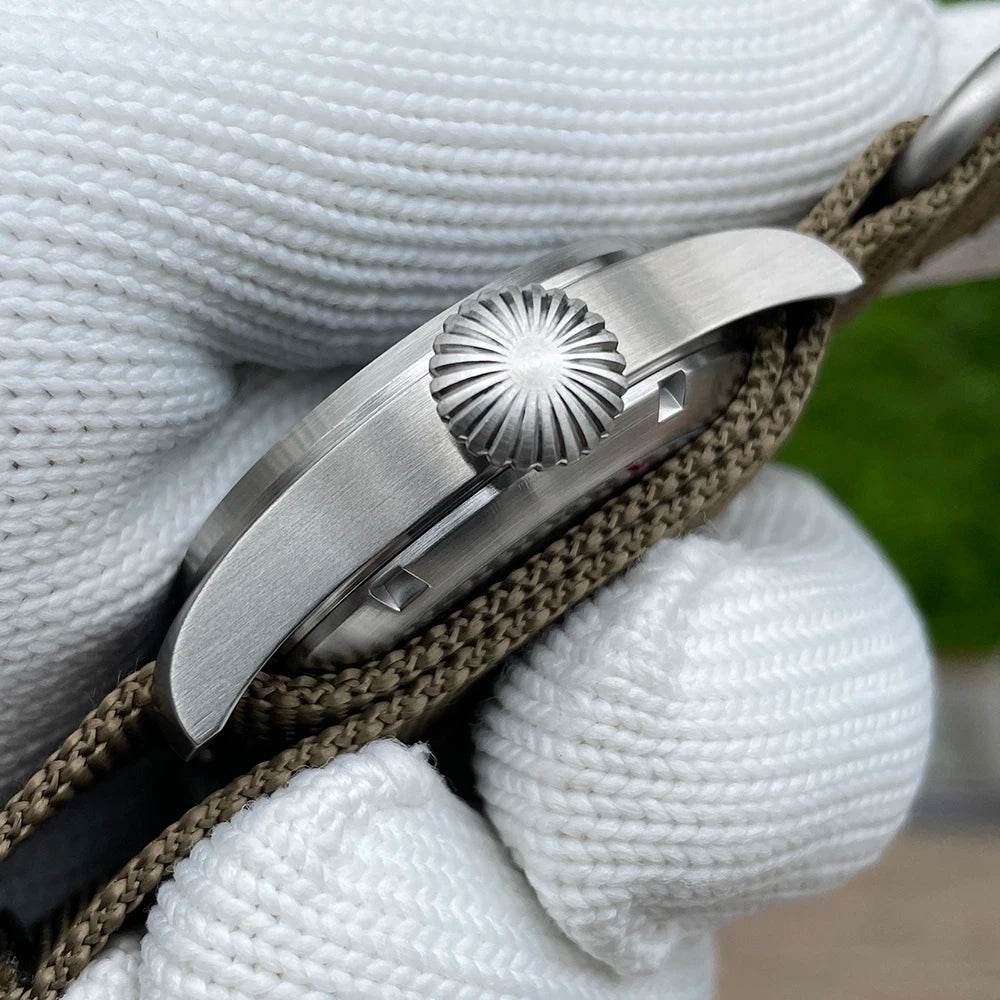 SF746 Quartz Wristwatch – 200M Waterproof, Luminous - Lux Waches Max