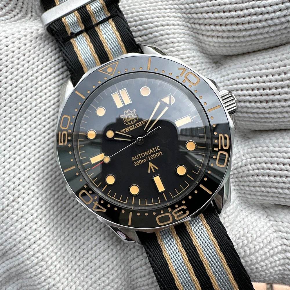 STEELDIVE SD1957 New Strap 42MM Vintage Bezel 200M Waterproof NH35 Green Luminou Sapphire Glass Automatic Dive Watch Reloj - Lux Waches Max