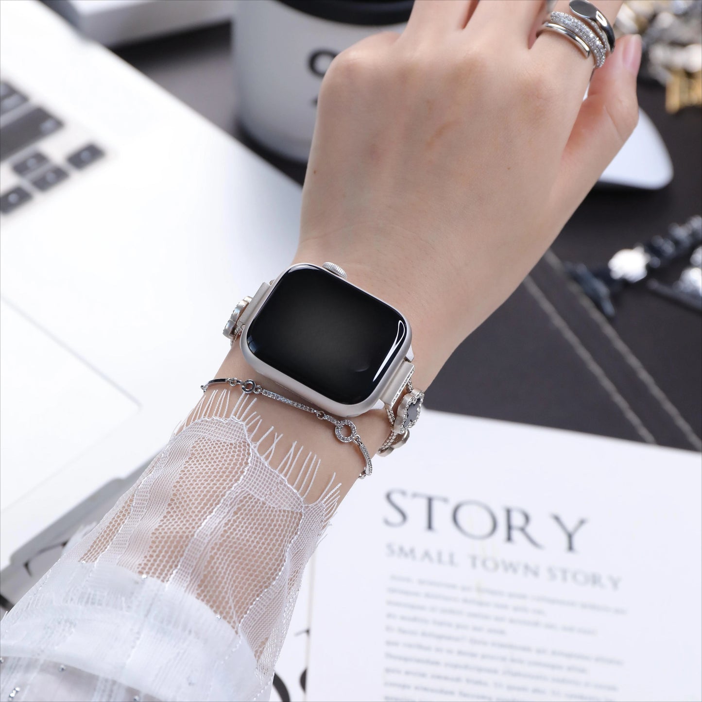 Luxury Metal Watch Strap - Compatible with iWatch 38-49mm, Ultra SE iWatch Series 9-1, Durable Shiny Watch Strap for Women