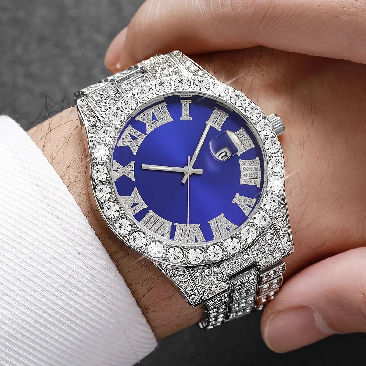 Fashion Unisex Watch, Quartz Movement, Round Alloy Case, Analog Display, Alloy Strap, Perfect for Daily Wear, Parties, Gifts